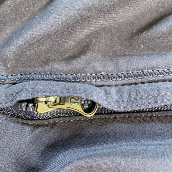 Lululemon Navy Mid Rise Cropped Pants - Picture 8 of 9